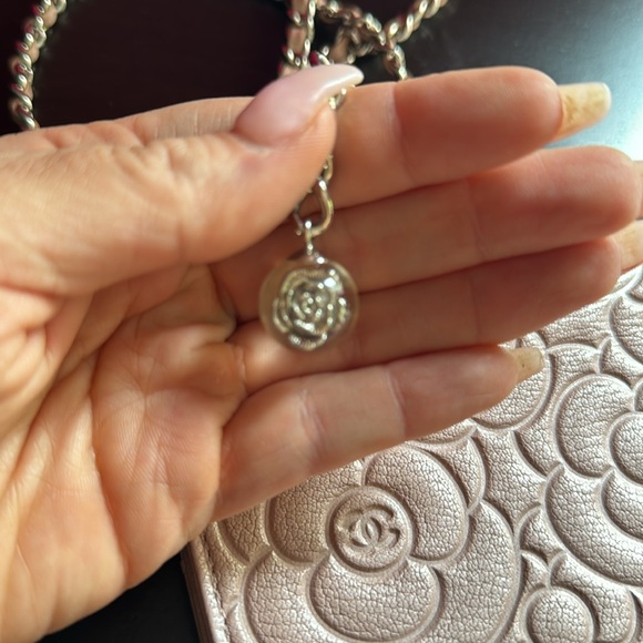 Camilla Wallet on a chain bag - Picture 4 of 9